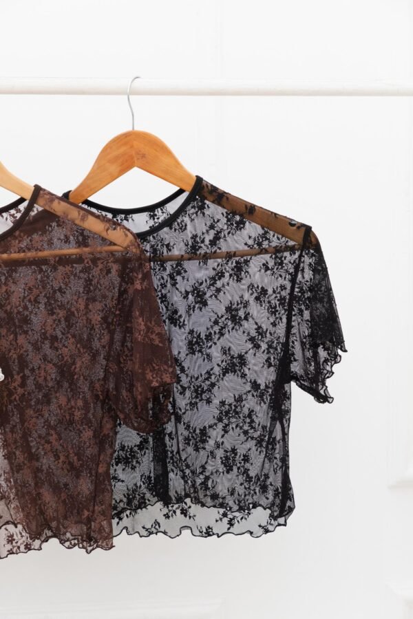 REMERA OVERSIZE TUL ENCAJE