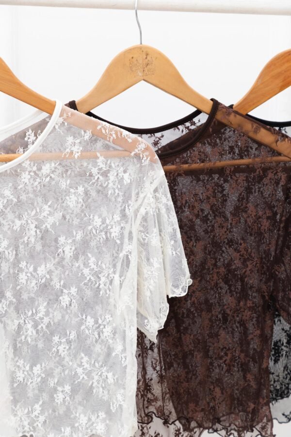 REMERA OVERSIZE TUL ENCAJE
