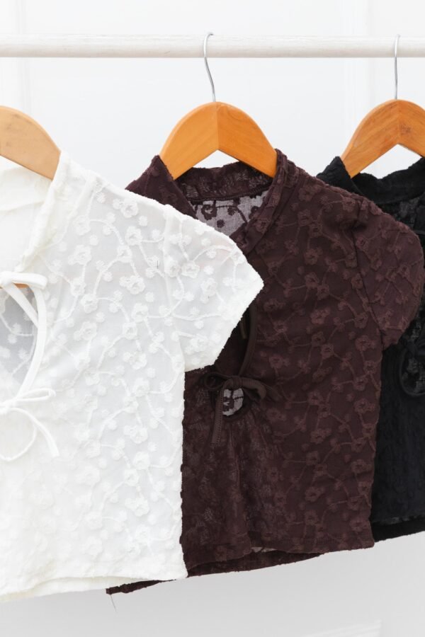 REMERA TINA BRODERY