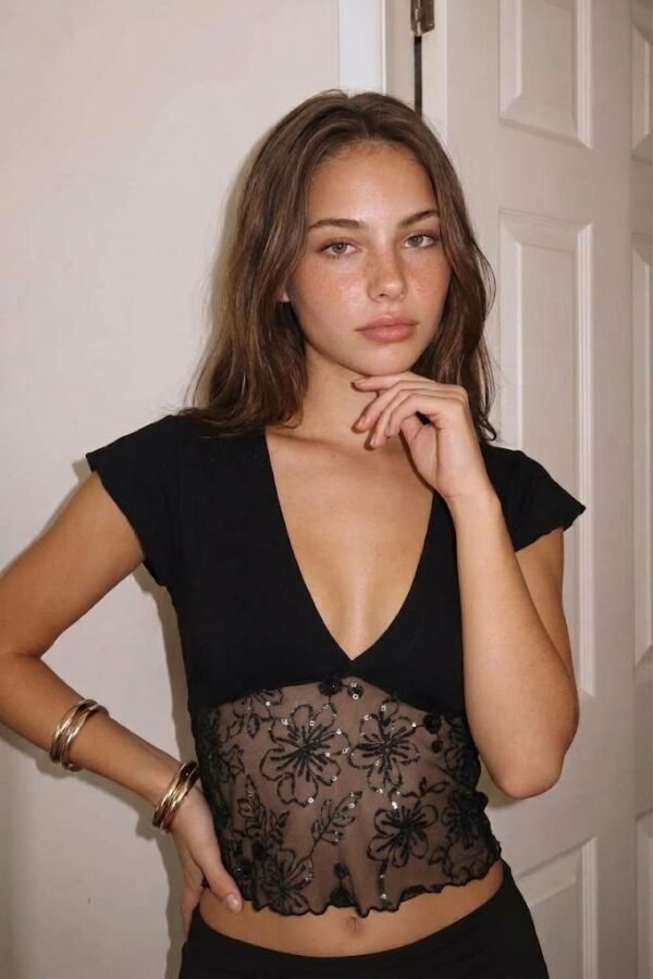 TOP MIRIAM FLOR LENTEJUELAS